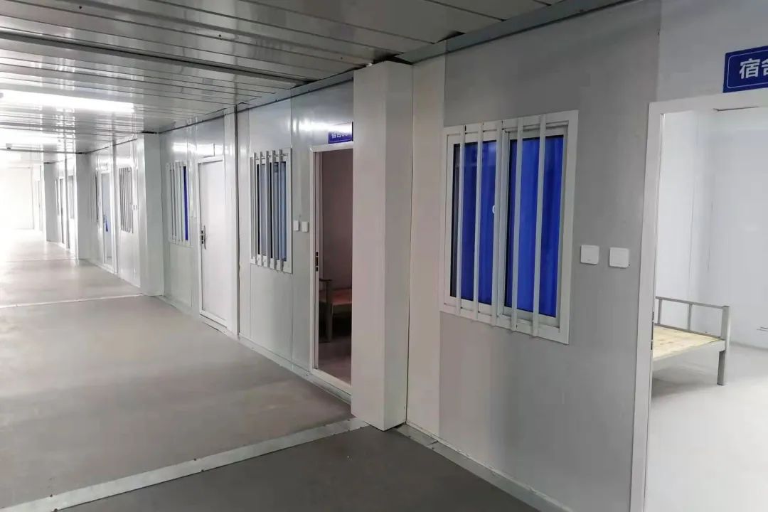 疫情就是命令，鍍鋁鋅鋼板銷售廠家宏鑫源緊急馳援多地方艙醫(yī)院建設(shè)(圖3)